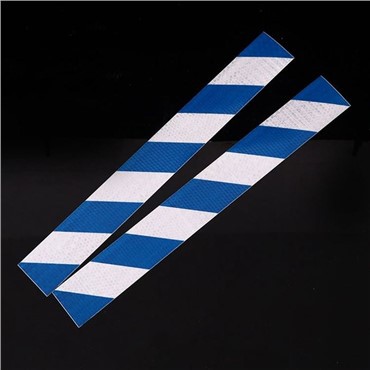 Naklejka na taśmę odblaskową ze strzałką