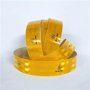 Żółta taśma odblaskowa do pojazdów